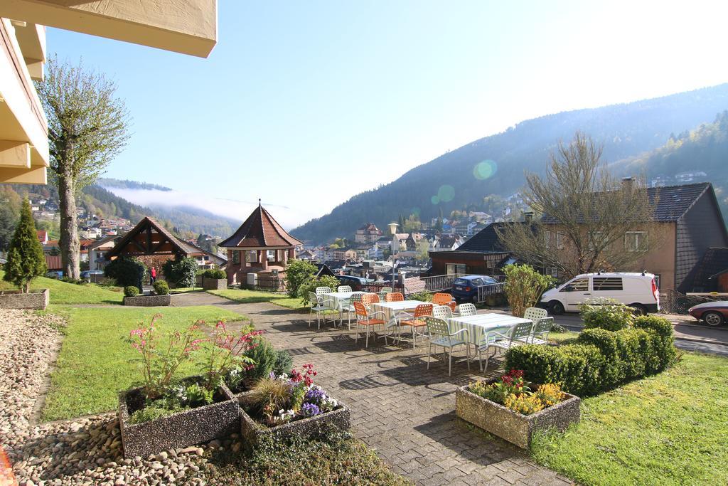 Hotel Bergfrieden Bad Wildbad Esterno foto