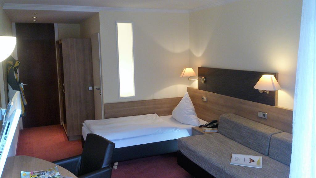 Hotel Bergfrieden Bad Wildbad Esterno foto