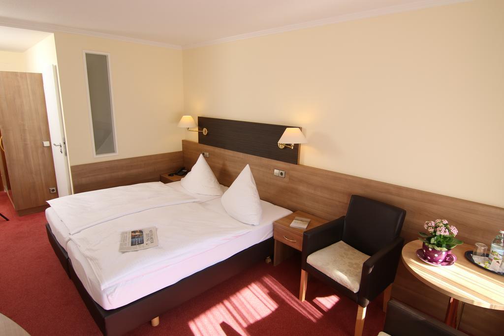 Hotel Bergfrieden Bad Wildbad Esterno foto
