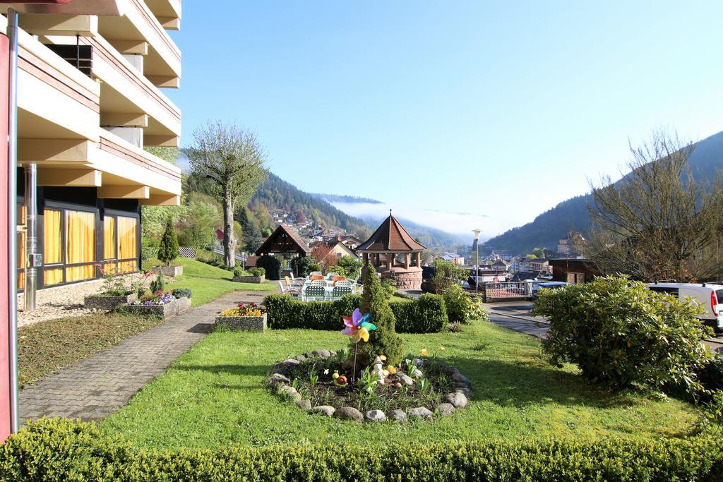 Hotel Bergfrieden Bad Wildbad Esterno foto