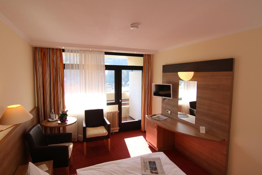 Hotel Bergfrieden Bad Wildbad Esterno foto